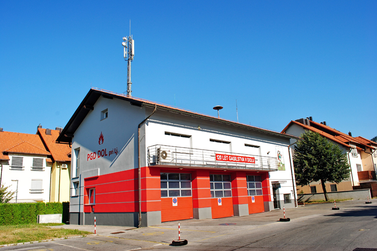 Gasilski dom PGD dol pri ljubljani